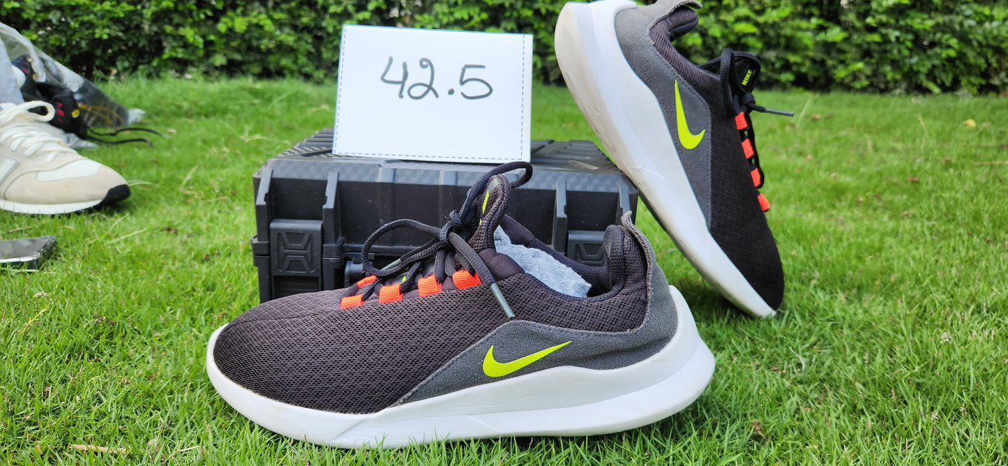 Nike WearAllDay Lightweight Runner – Black/Volt/Total Orange - Size 42.5