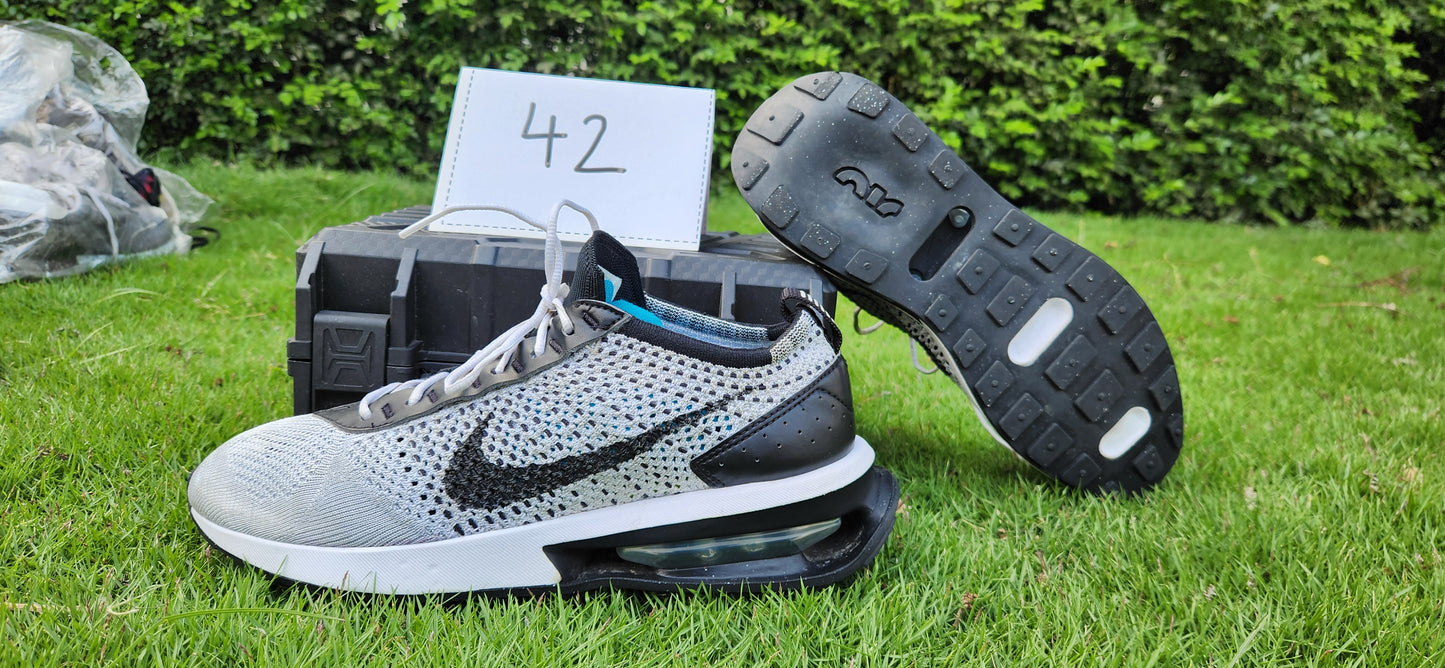 Nike Air Max Flyknit Racer – Oreo / Cookies & Cream  - Size 42