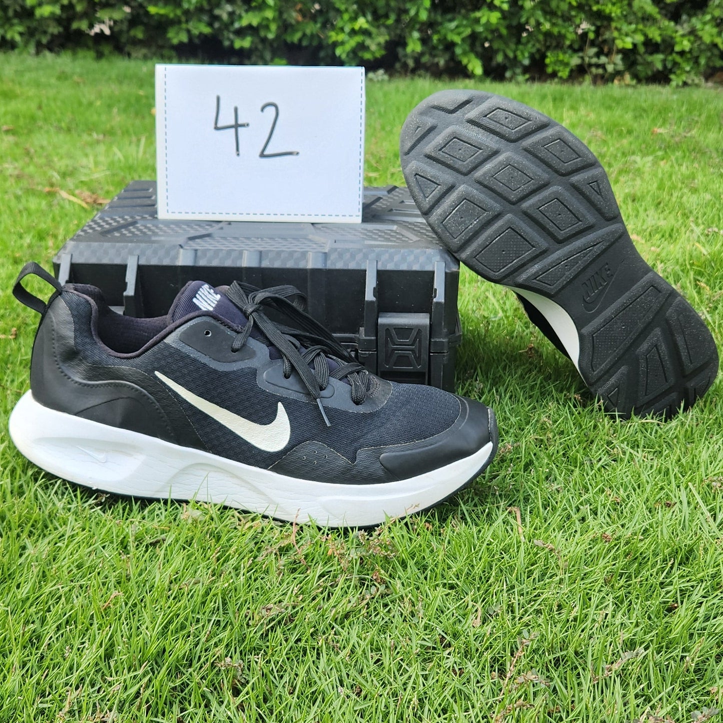Nike Lightweight Everyday Sneakers – Size EU 42