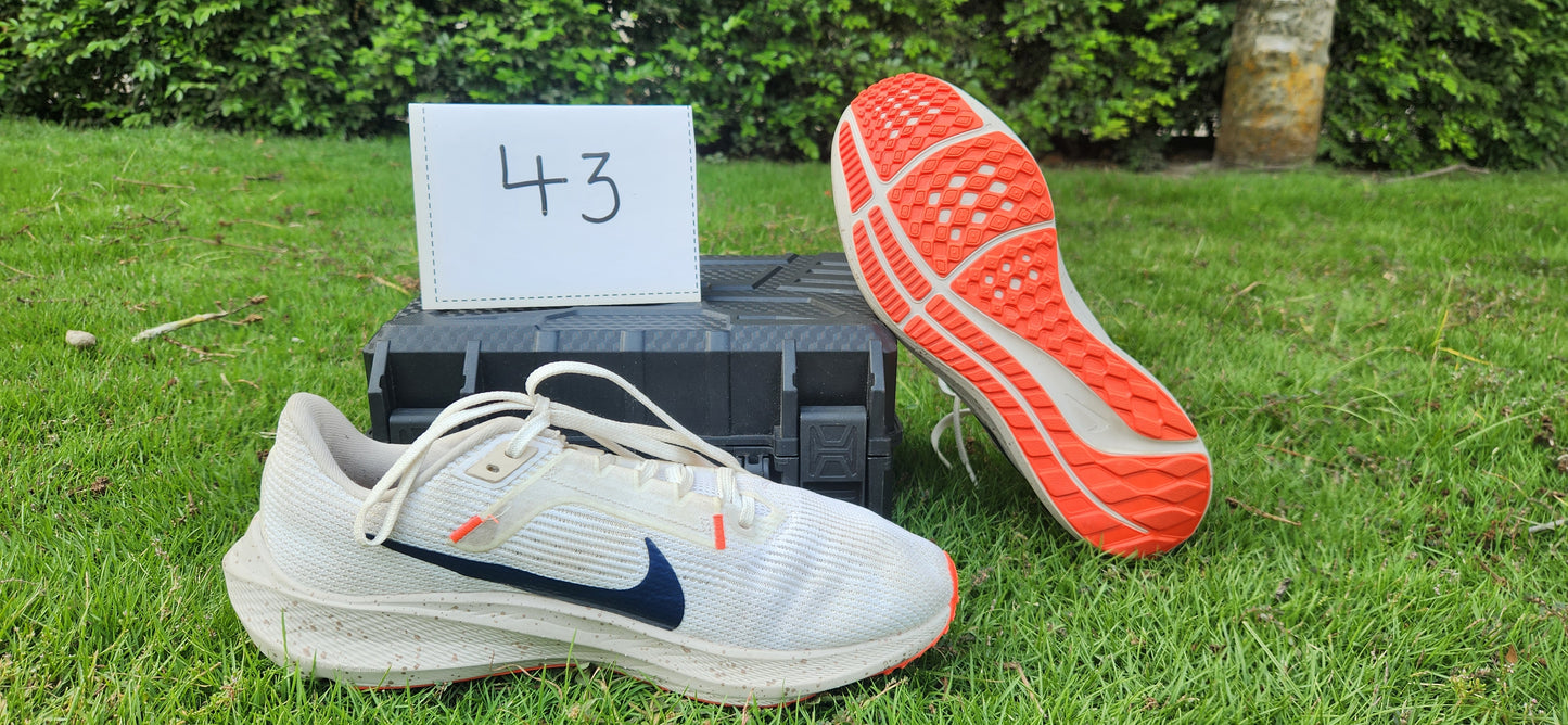 Nike Air Zoom Pegasus 40 - Sail/Obsidian (Size EU 43 / US Men's 9.5)