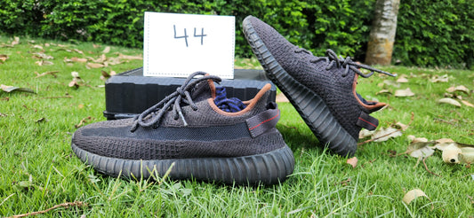 Adidas Yeezy Boost 350 V2 - Size EU 44 / US Men's 10