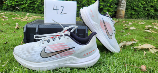 Nike Air Zoom Winflo 9 - Laser Pink Gradient Size EU 42 / US Men's 8.5